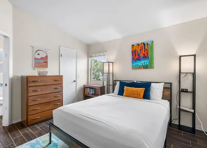 Holiday home Cozy & Pet Friendly & Peloton Tucson