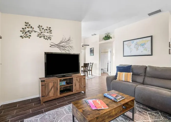 Cozy & Pet Friendly & Peloton Holiday home Tucson