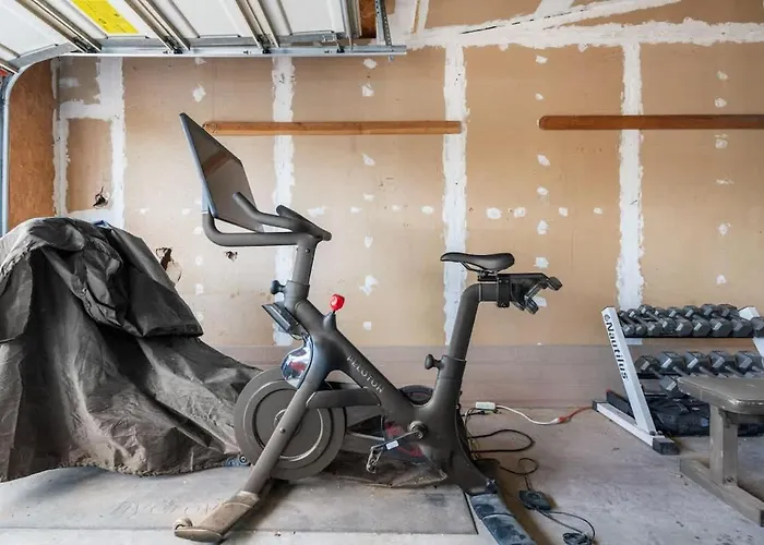 Cozy & Pet Friendly & Peloton Holiday home