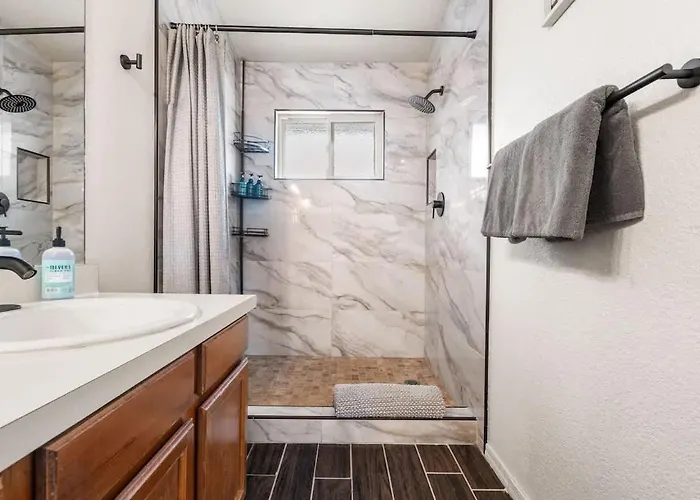 Cozy & Pet Friendly & Peloton Holiday home Tucson