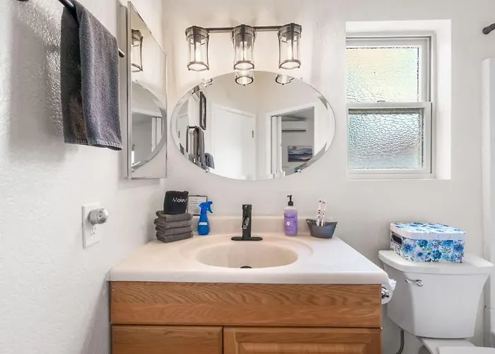 Cozy & Pet Friendly & Peloton Holiday home