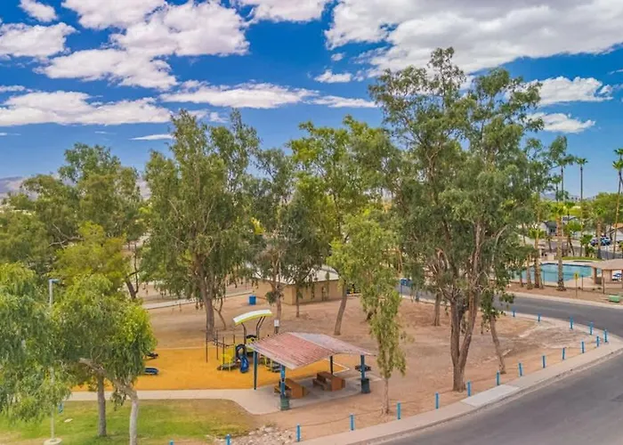 Cozy & Pet Friendly & Peloton Holiday home