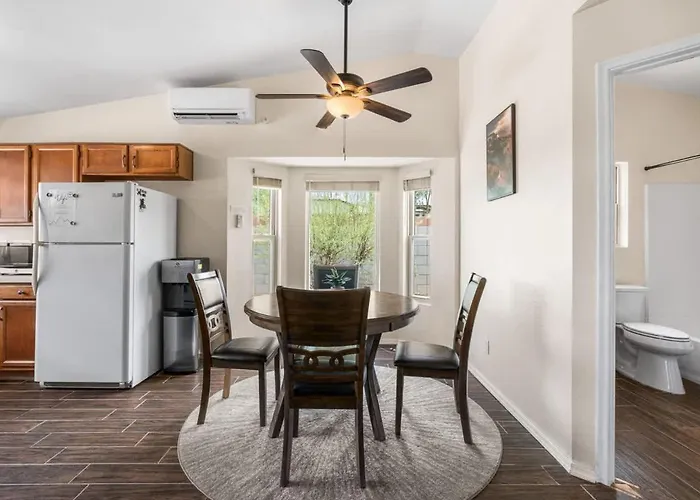 Holiday home Cozy & Pet Friendly & Peloton *