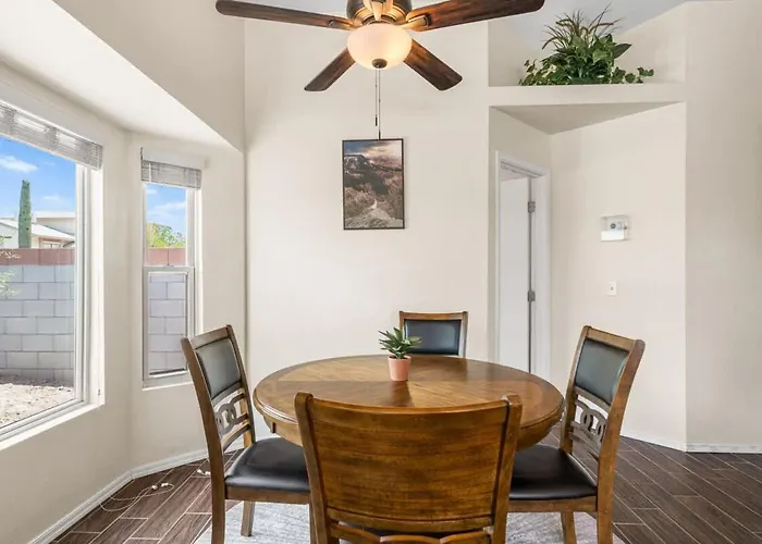 Cozy & Pet Friendly & Peloton Holiday home