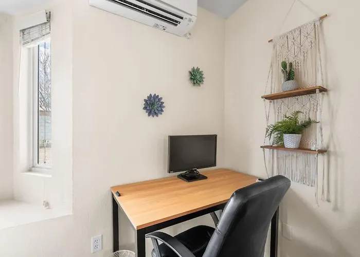 Holiday home Cozy & Pet Friendly & Peloton Tucson